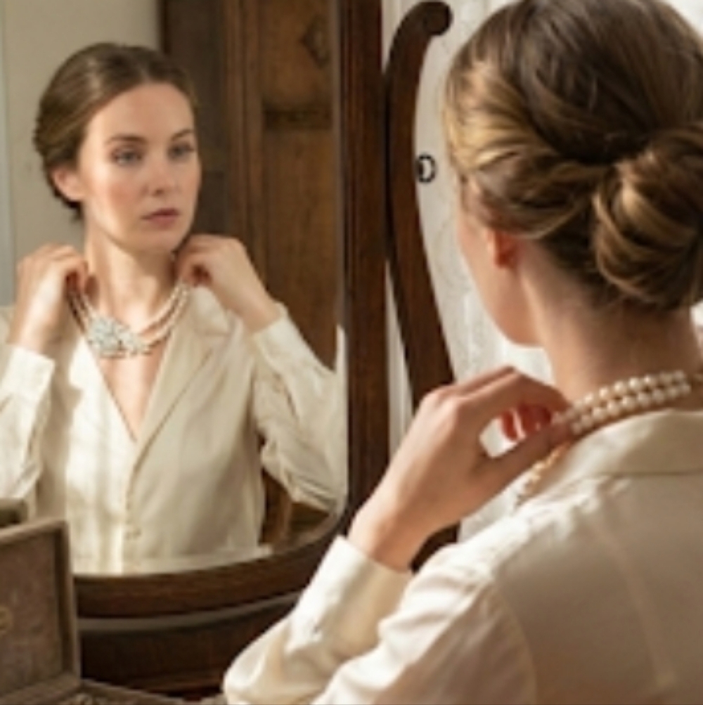 Vintage-supply Women's White and Cream Jewellery